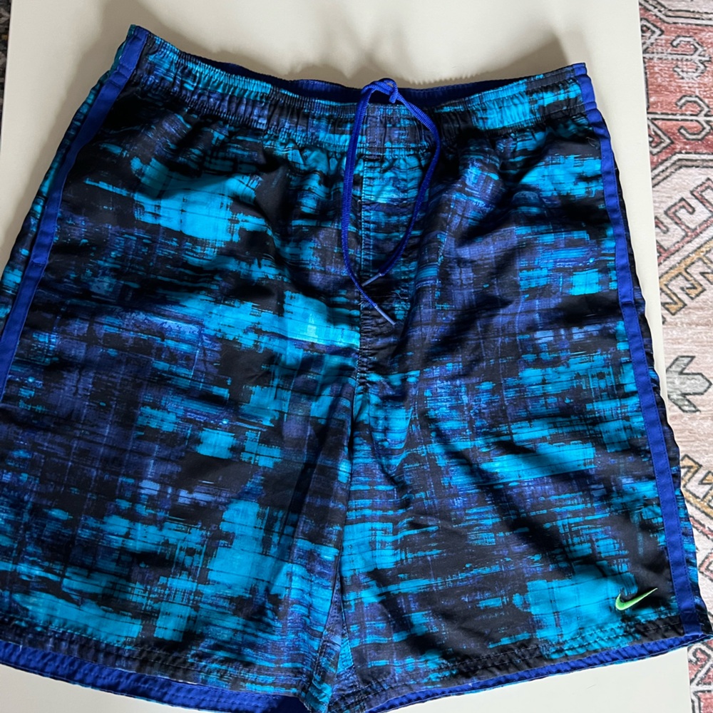 NIKE Men’s swim trunks. Size M.